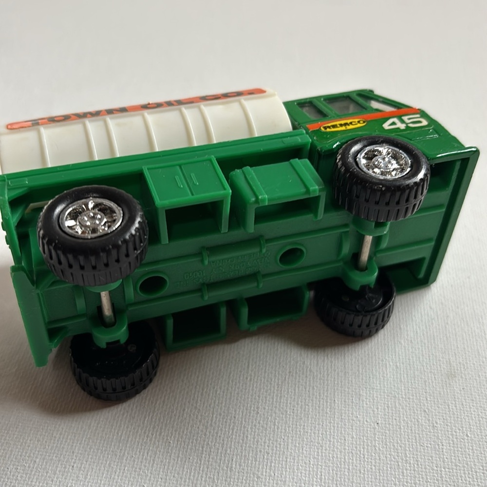 Remco 1988 Remco Town Oil Co Truck Green and White Toy Oil Truck - Picture 8 of 13